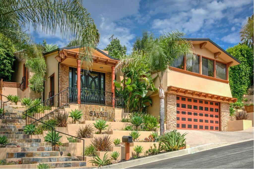 Holiday home Skyhill Oasis With Hot Tub, Walk To Universal *