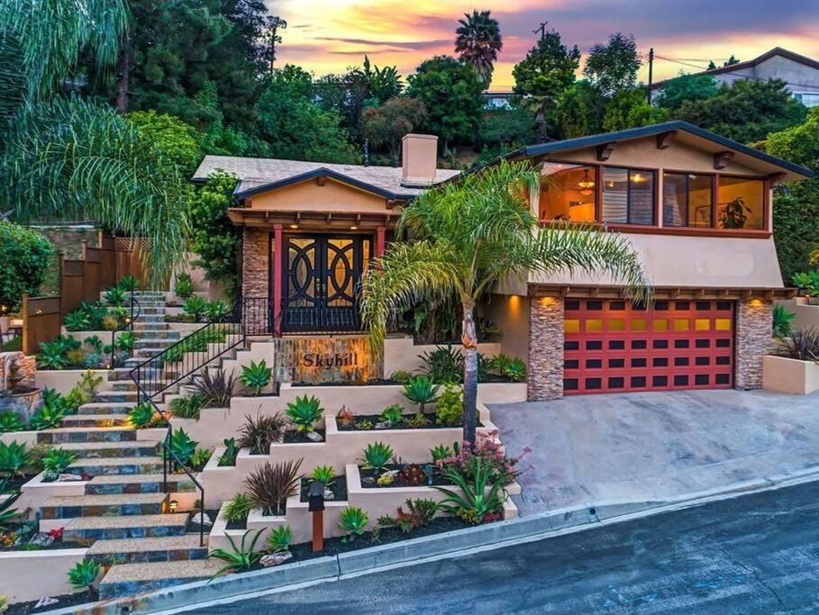 Skyhill Oasis With Hot Tub, Walk To Universal * Los Angeles