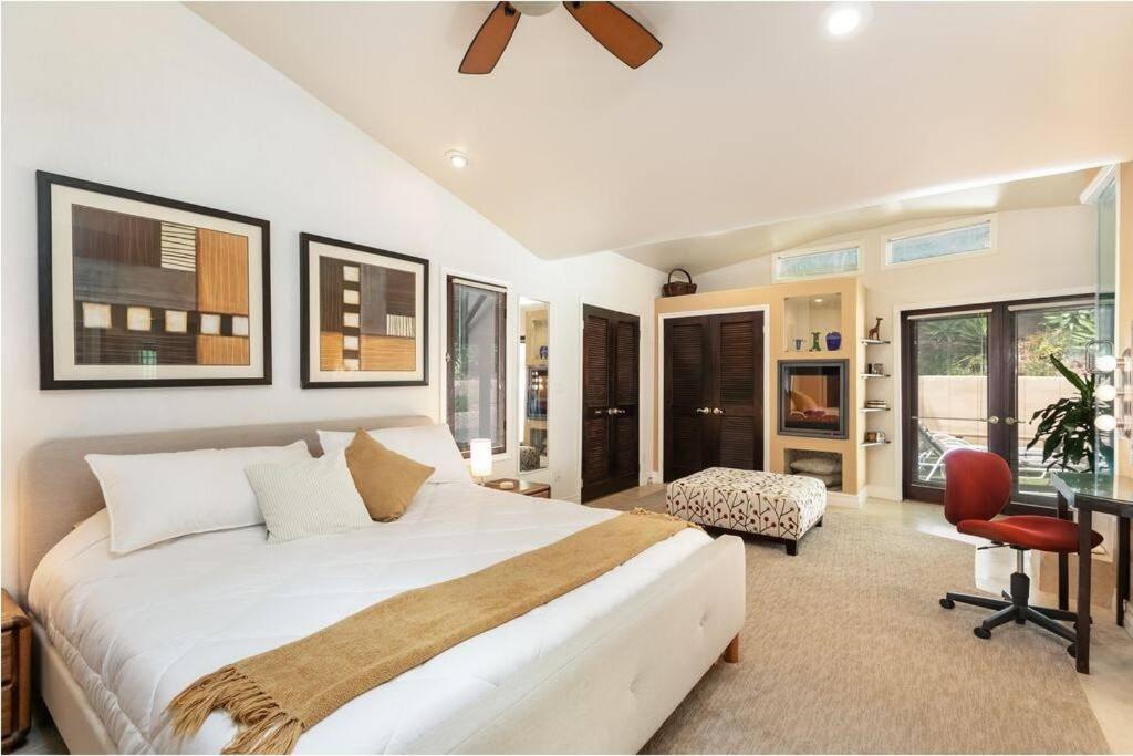 Casa de férias Skyhill Oasis With Hot Tub, Walk To Universal