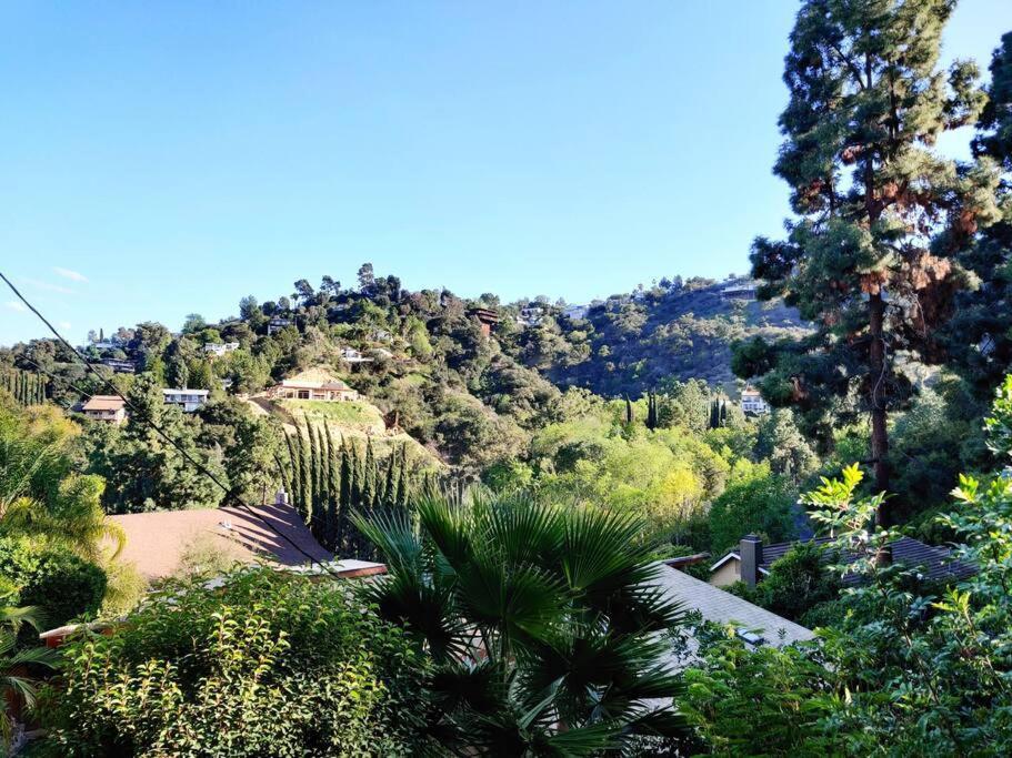 Skyhill Oasis With Hot Tub, Walk To Universal Los Angeles
